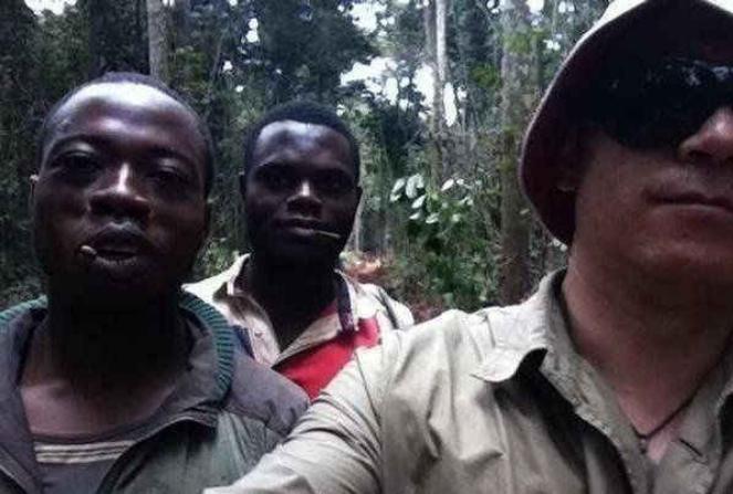 暗访广东天价大板生产基地，原料全是称斤拉木头，富豪还排队来买