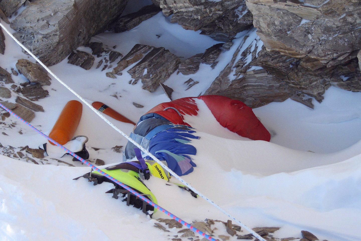 珠峰的遗体16年后发现,珠峰著名遇难者图片