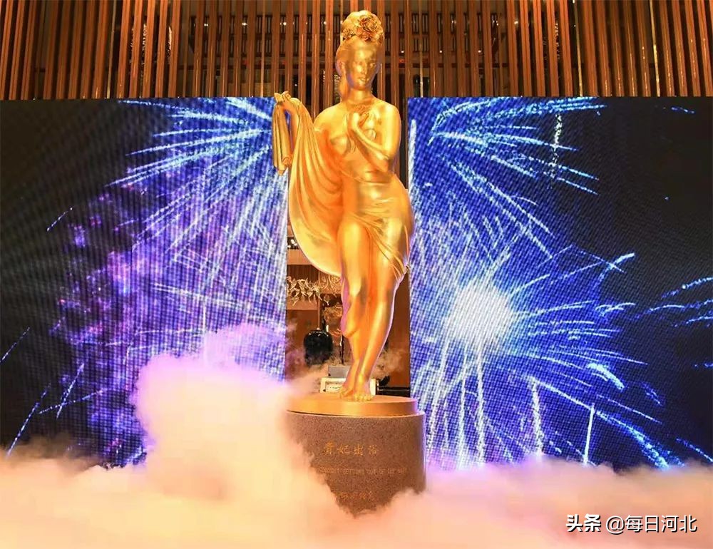 温泉度假村雕塑,河北野生度假村和白鹿温泉