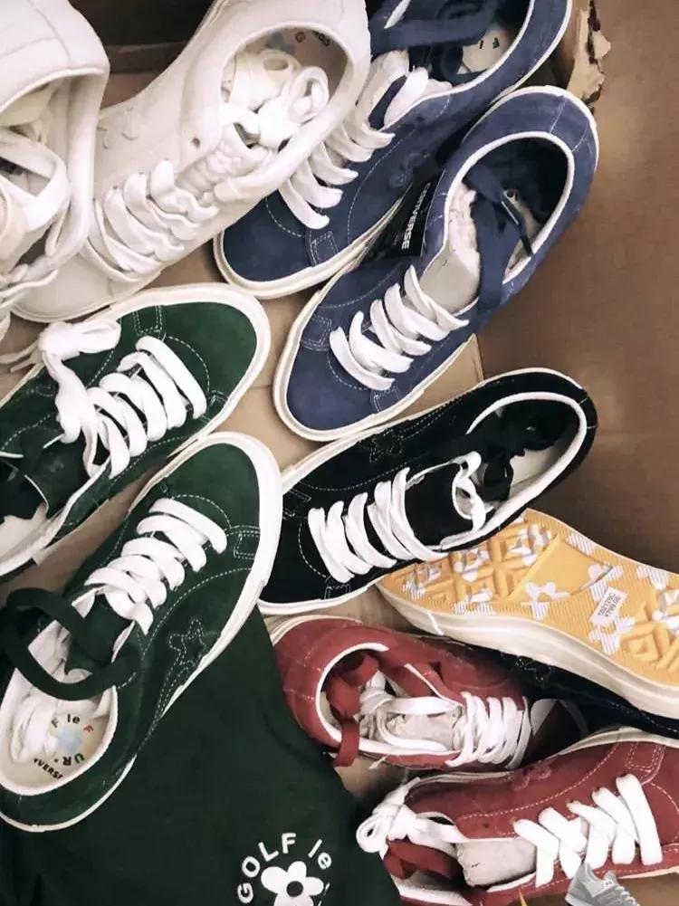 欧阳娜娜穿着匡威的经典款出镜,欧阳娜娜有所有的匡威