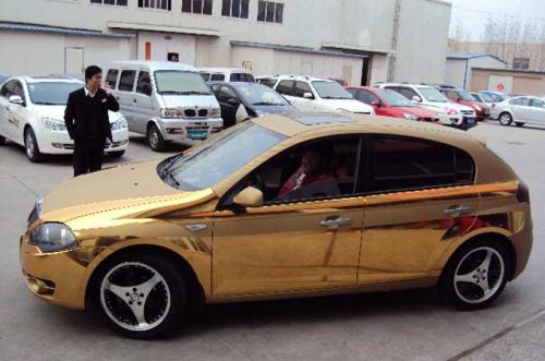 车玻璃需要贴防爆膜和太阳膜吗,汽车玻璃有必要贴防爆膜吗