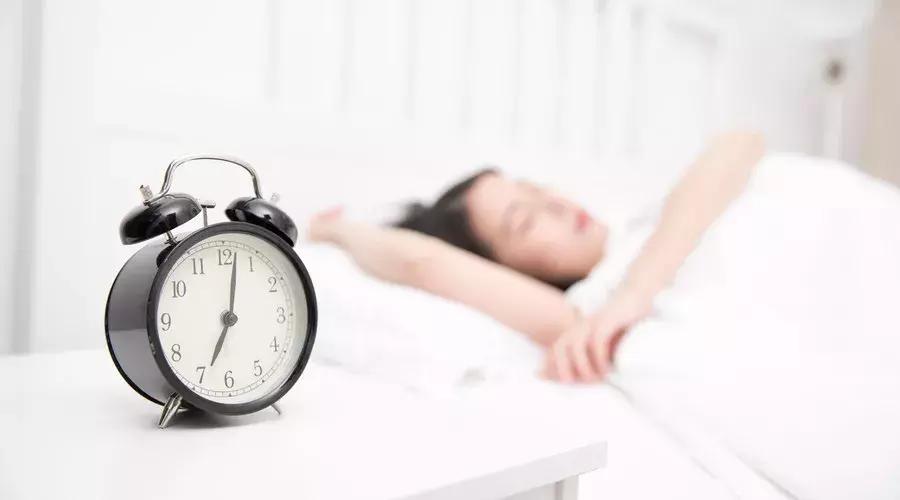 空腹血糖7.50-60岁正常血糖值表,70岁老年人空腹血糖7.0需要治疗吗