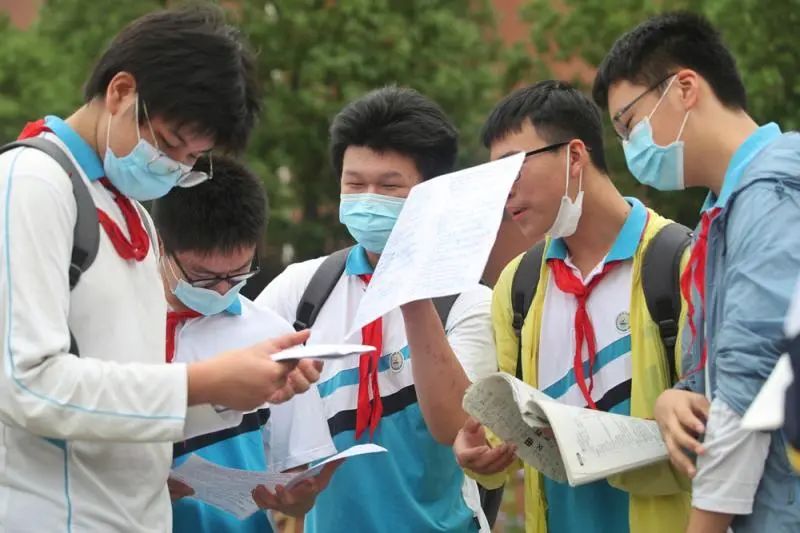 有一种甜！2020年上海中考作文题公布，关注*善美真**，传递正能量