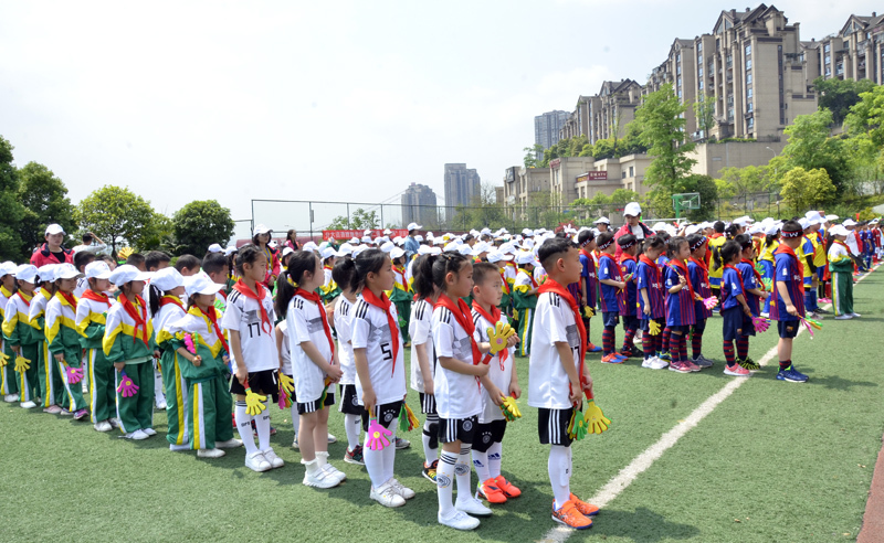 北大资源鲤鱼池小学六一班,北大资源鲤鱼池小学视频