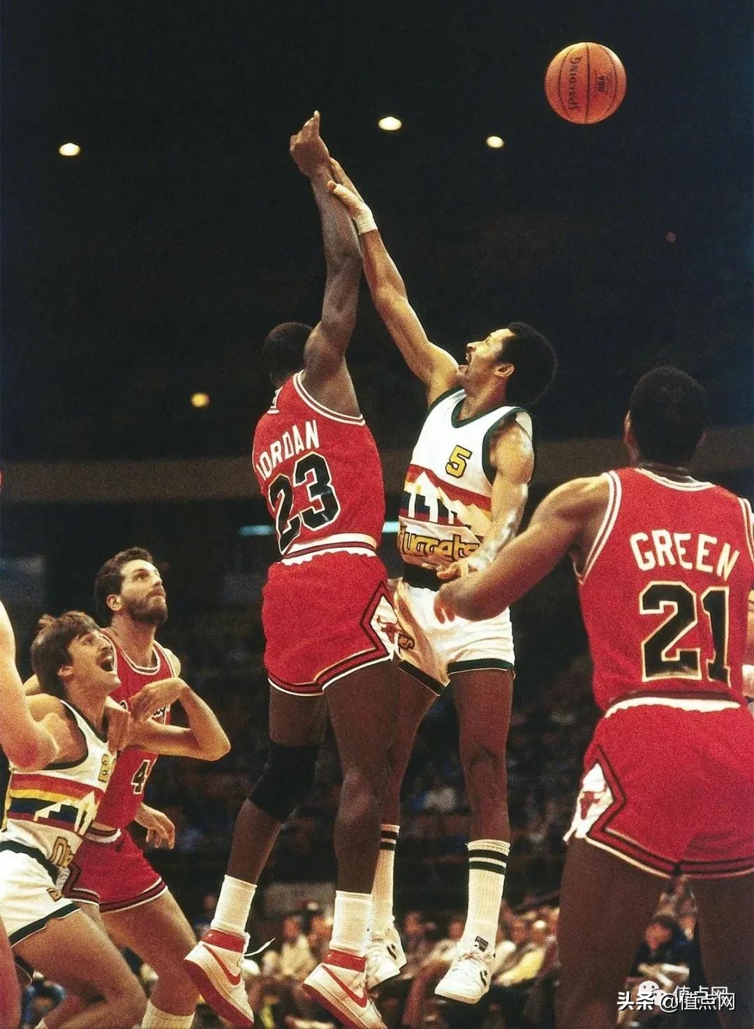 乔丹初登NBA的战靴|NikeAirShip破拍卖纪录RMB930万成交