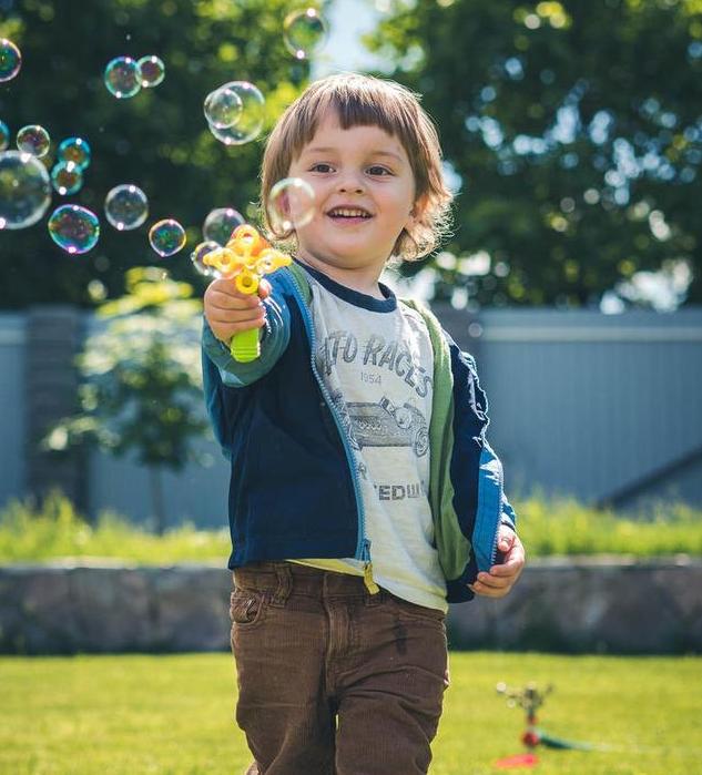 孩子怕生怎么办？父母找准原因后，善用脱敏法帮娃改正