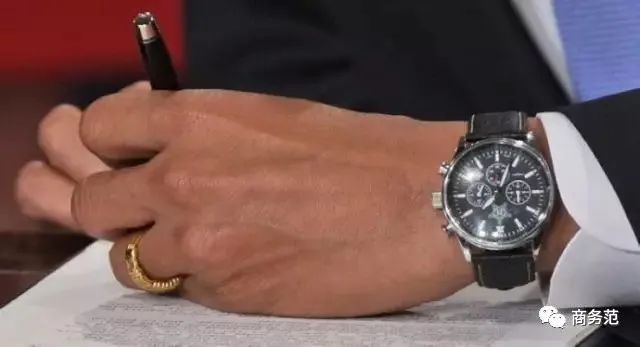 普京防护服,普京保镖衣服里面是什么