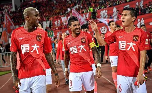 足球界暖心举动,各界热议中国足球