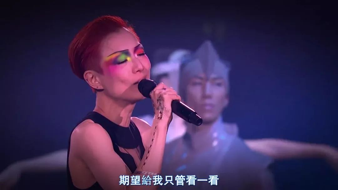 郑秀文在香港和王菲谁更火,郑秀文和王菲谁的地位高