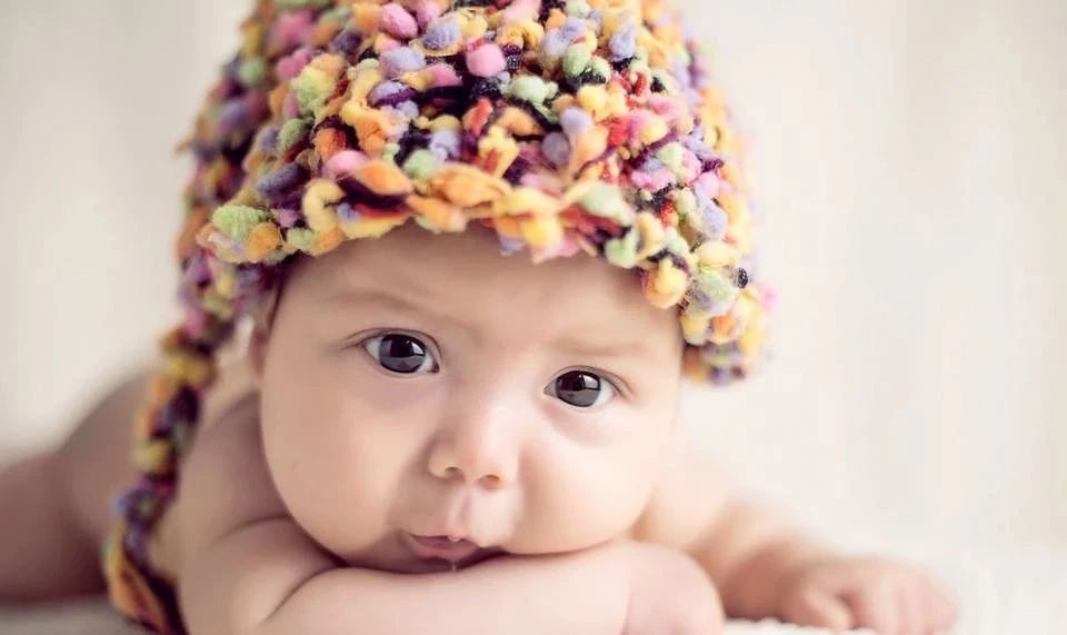 如何给小婴儿做抚触,怎样给婴儿抚触按摩