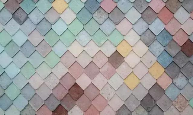 一个卖色卡的，是怎么改变世界潮流的？