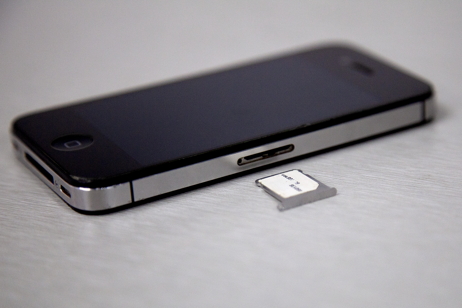 8年后重新回到原点,乔布斯最后的经典iphone4s