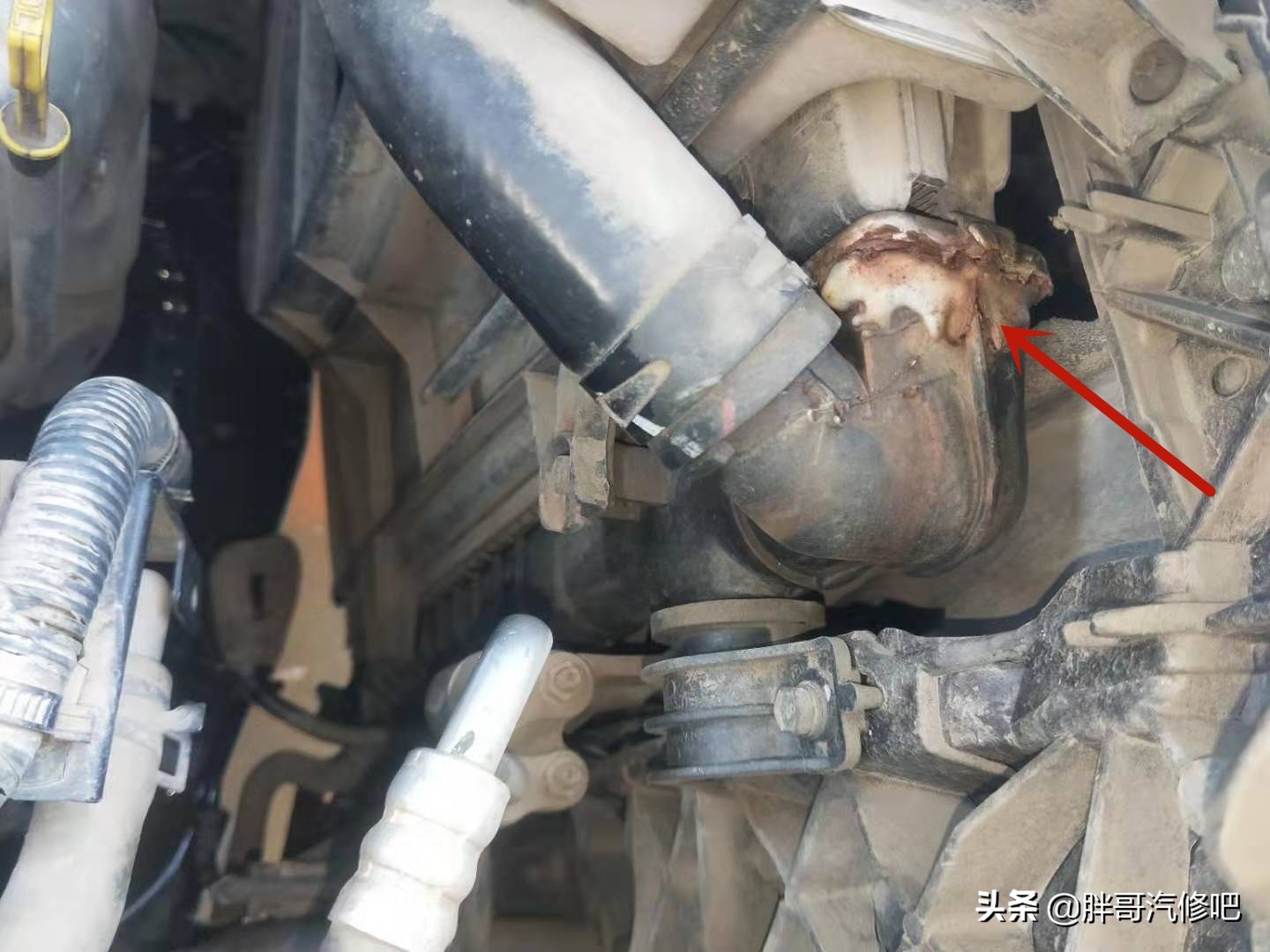 汽车暖风不热清洗暖风水箱管用吗,防冻液用了一段时间没颜色了