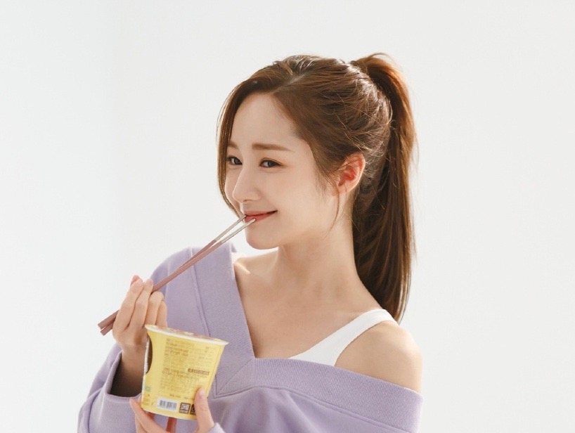 直角肩露肩的正确穿法,优秀的肩线