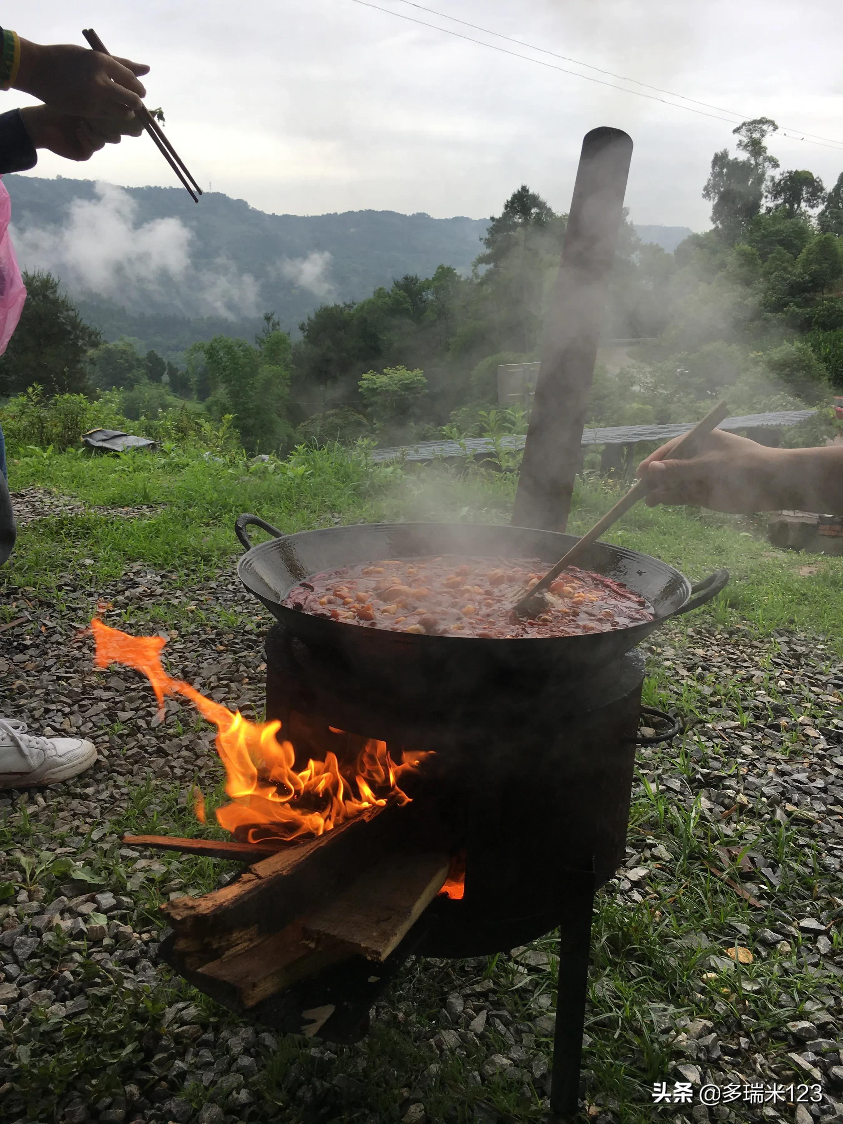 走，去东温泉吧，火锅+摸鱼+泡温泉