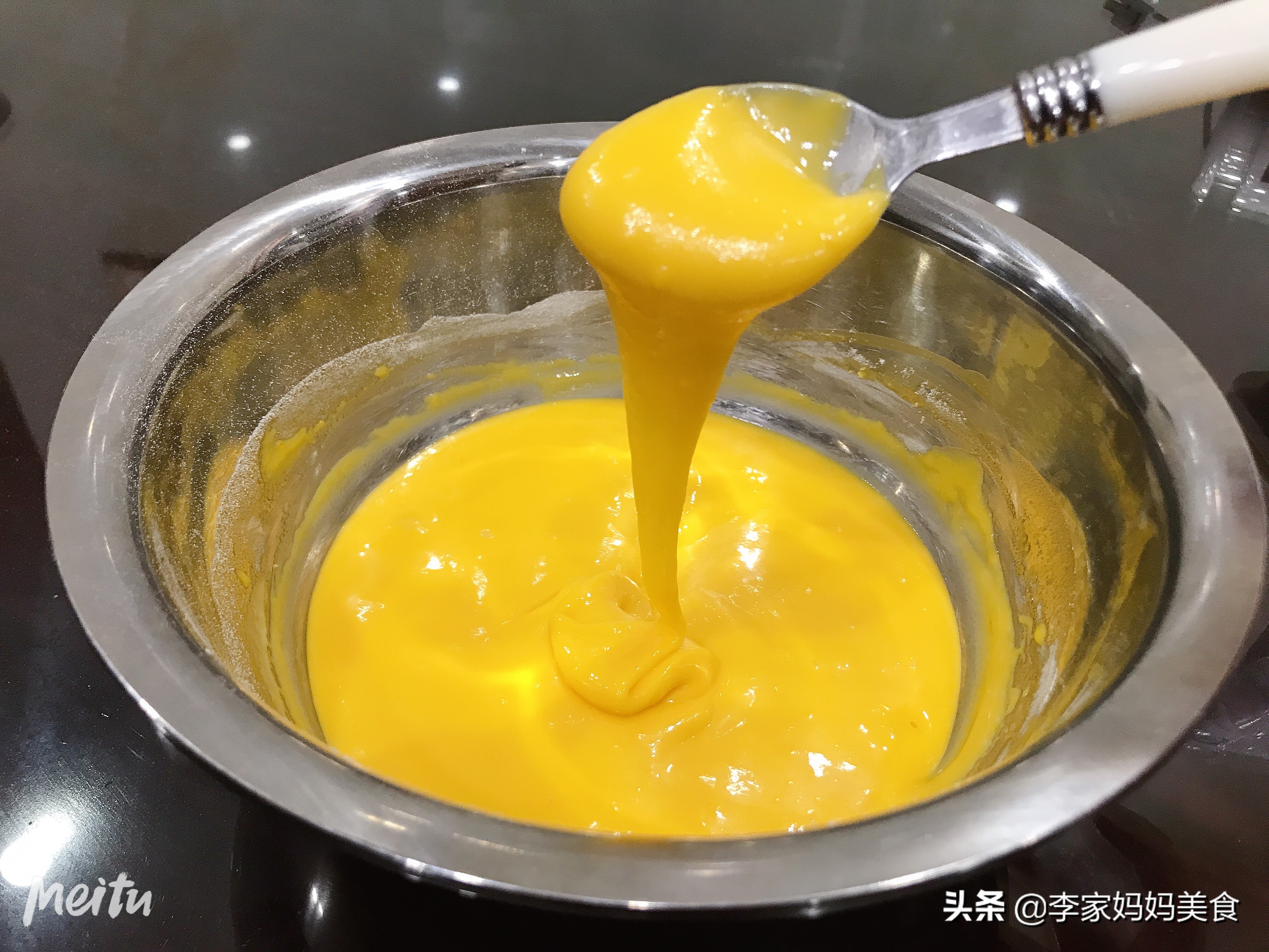 不用电饭煲做的蛋糕不塌陷,蛋糕不塌不回缩的诀窍电饭煲