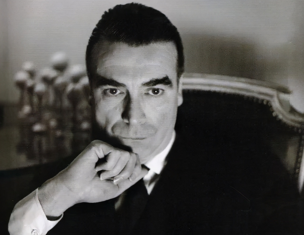 历史上第一位时装设计师,著名时装设计师及作品