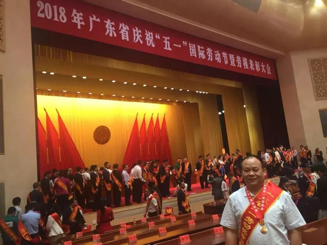 在年岁即将交替的时光里「这一年大岭山都发生了什么大事」