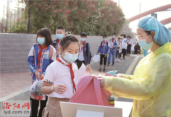 洛阳家长注意!孩子上学尽量带个大水杯