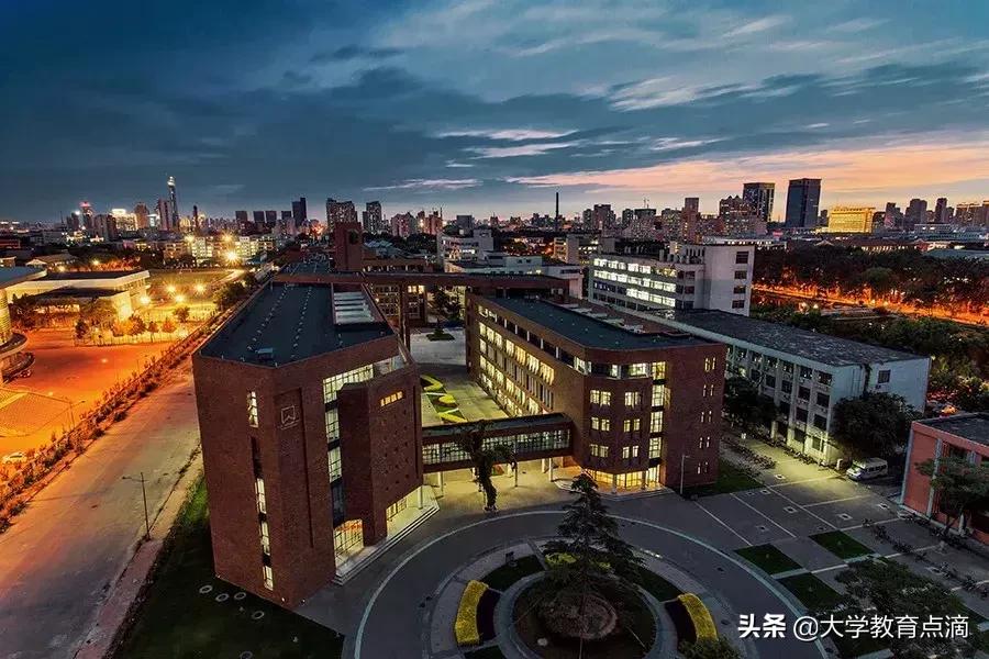 与芯片有关的大学专业,芯片专业和软件专业就业工作对比