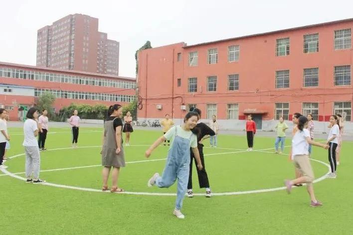 太嗨了！十足趣味+七彩梦想=百分快乐！