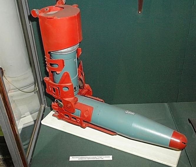 苏联反坦克导弹辉煌眼镜蛇9M112！4000米射程精度极佳，逐渐退役