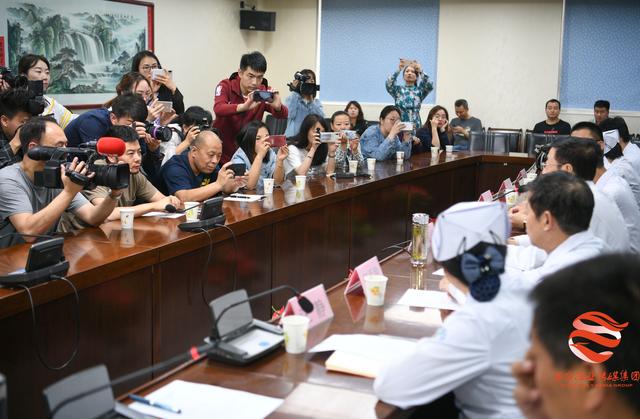 刘女士很激动：我终于能行走了！西安市红会医院实施全球首例3D打印人工颈椎间盘置换术助其恢复行走