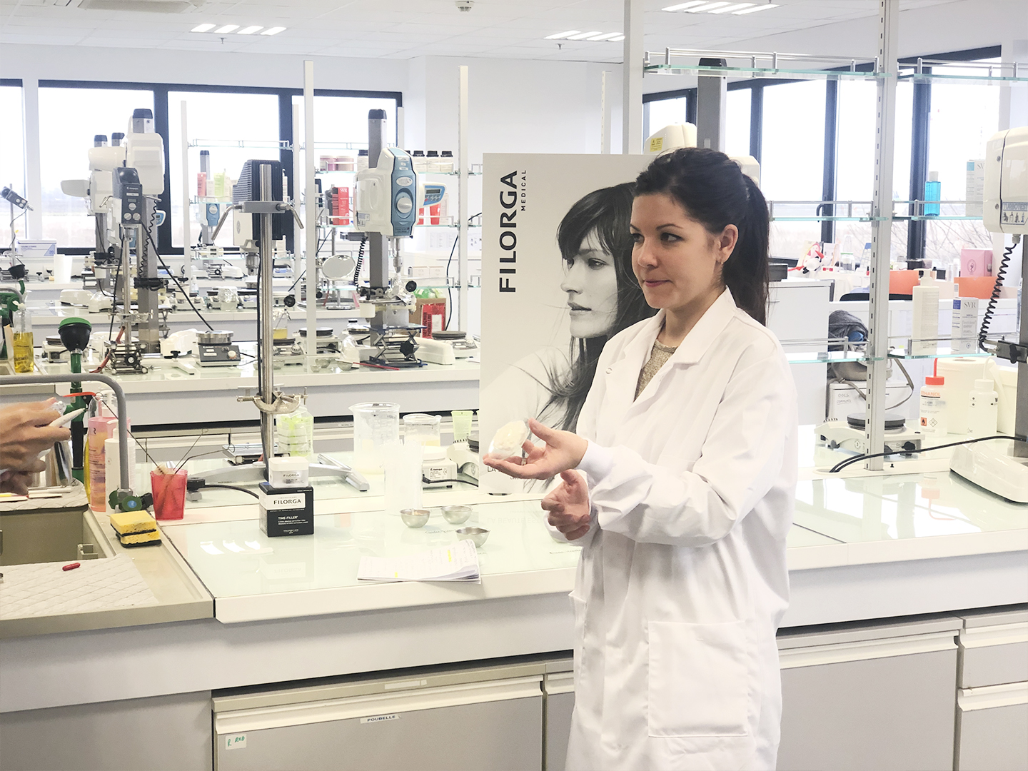 电商化妆品哪里买便宜好用,电商法来了淘宝还能做吗