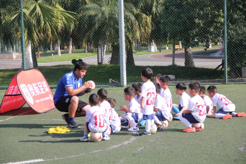 南充足球青训俱乐部,南充奥航足球俱乐部