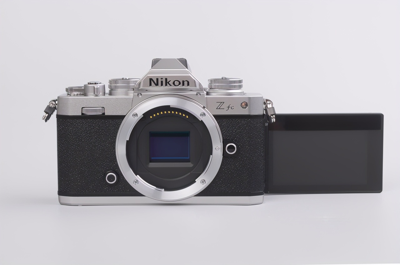 尼康zfc真实测评,尼康zfc复古拍人像