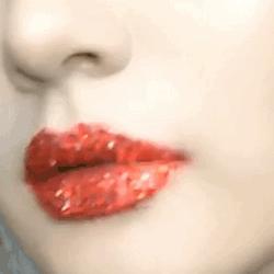 杨幂闪钻,杨幂林允最近的消息