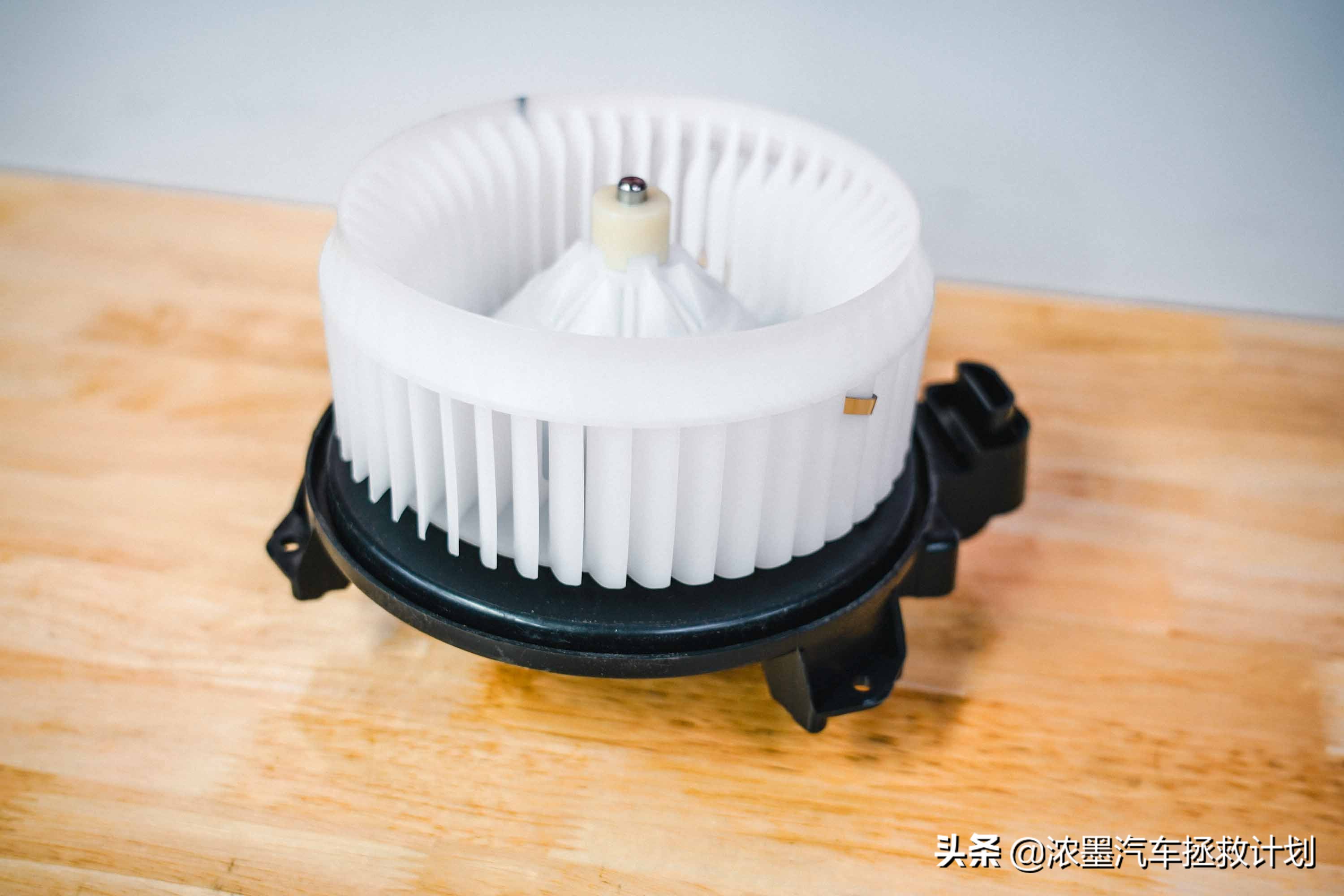 翻新整备修复丰田第一代普瑞维亚,一代情怀丰田普瑞维亚