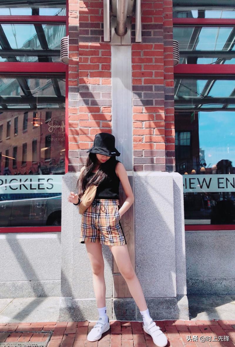 欧阳娜娜和妹妹欧阳娣娣拍视频,欧阳娜娜的妹妹欧阳娣娣的发型