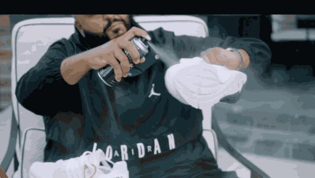 球鞋脏了怎么处理,球鞋表面脏了怎么清理