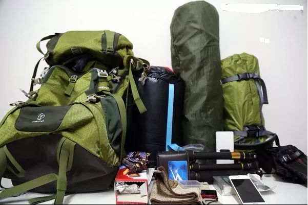 三名驴友迷失深山民警搜救失败,8名驴友进山探险被困20多公里