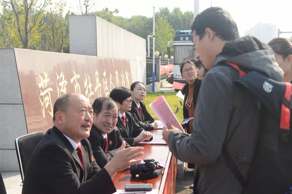 牡丹区人民法院咨询电话,法院开展综合治理执行难宣传活动