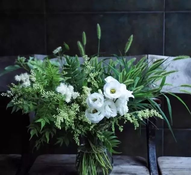 多种花材该如何插花,插花必备的几种花