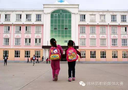 现在西乌旗,西乌旗里面是什么样子的