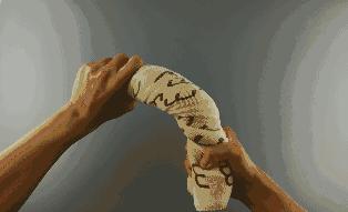 洗衣机湿衣服怎么快速变干,没用洗衣机甩的衣服怎么能快速干