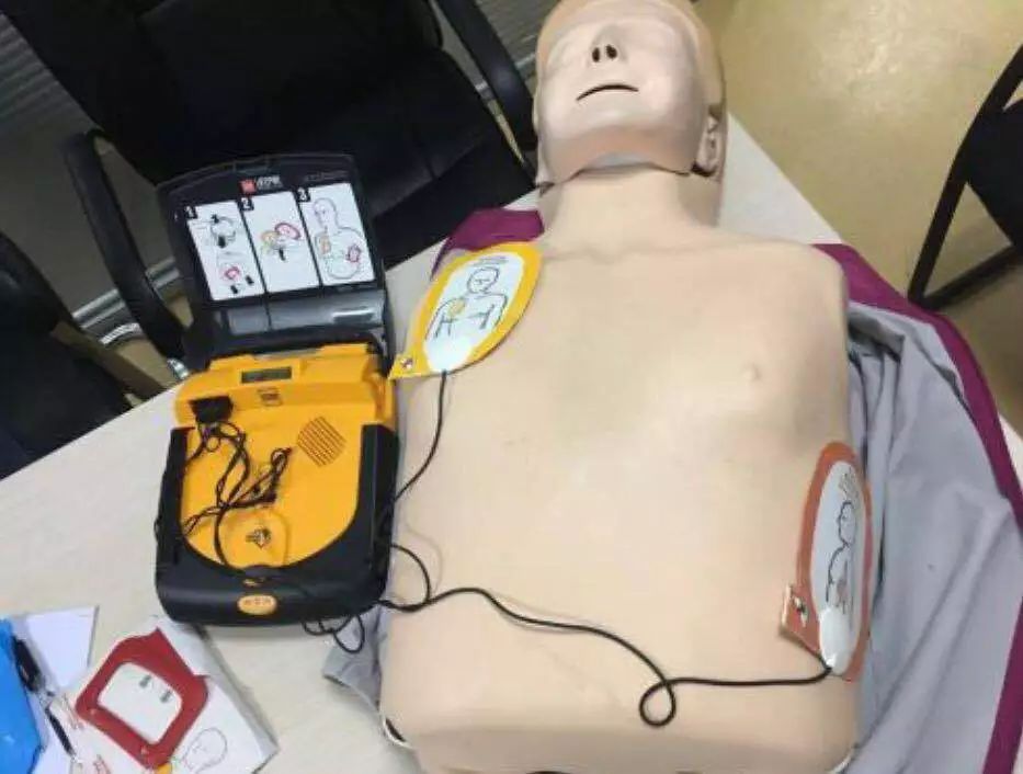 26岁医生猝死的真实原因,医学专家解读29岁女人猝死的原因