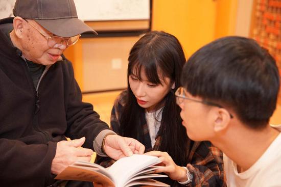 欢度重阳｜海豹电竞联合斗鱼直播向养老院老人送祝福