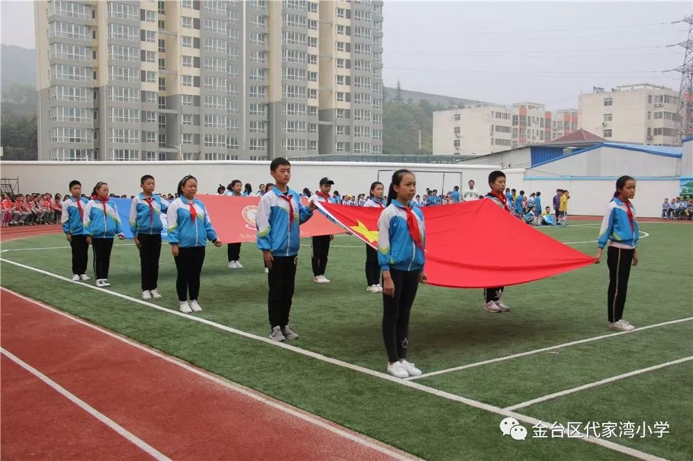 小学班级足球联赛火热开赛,石嘴山市小学校园足球联赛