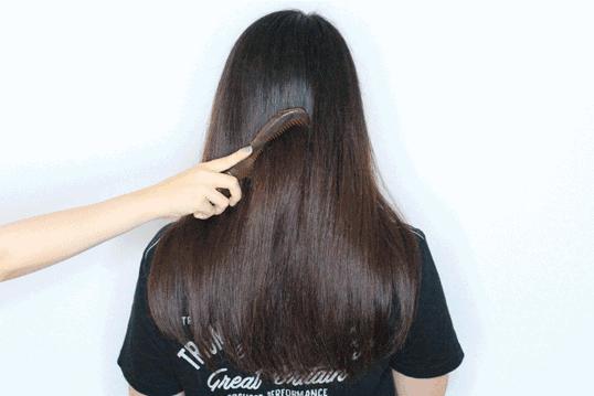 你的头发一天一次还长吗,你的头发那么长不会掉下来吗