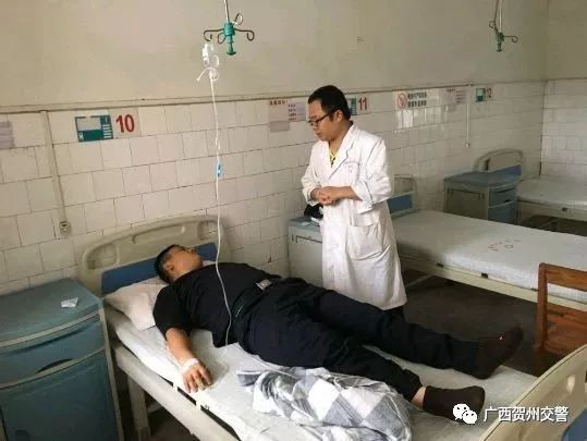 被蜂蛰交警,被蜂蛰求助交警