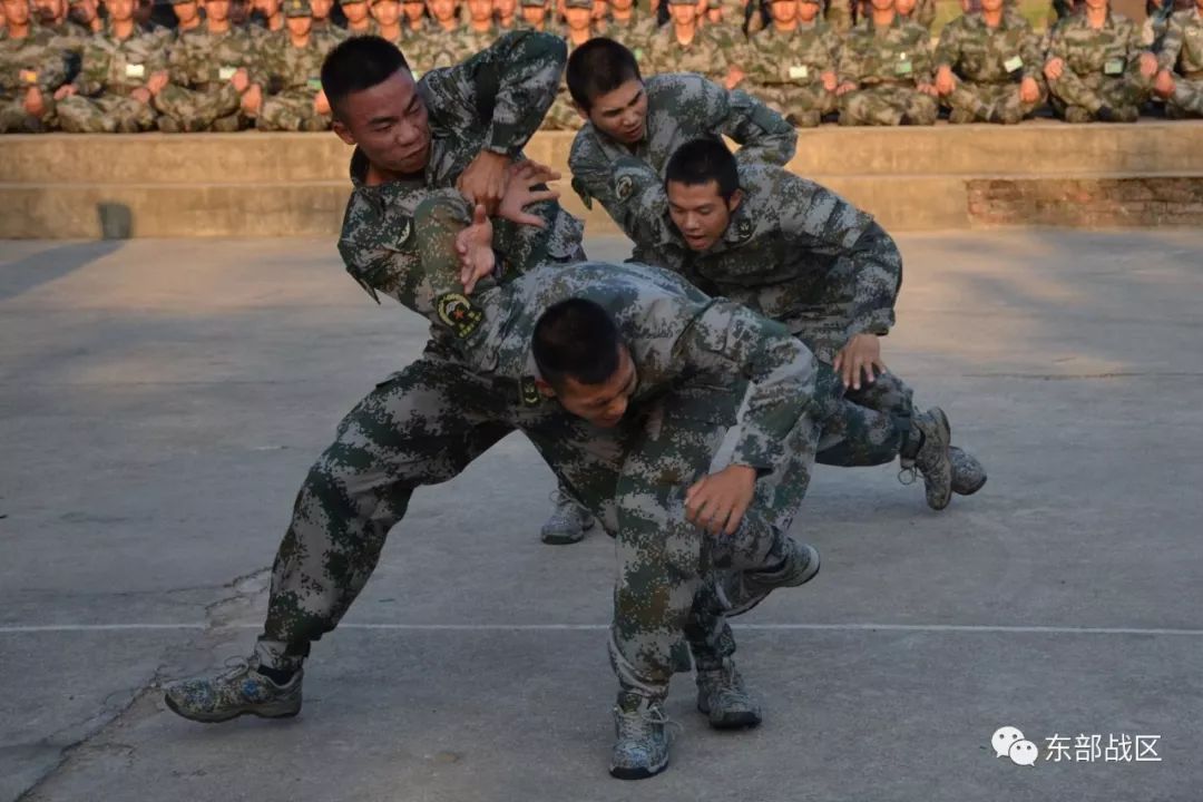 新兵连相聚完整版,新兵连25年相聚完整版