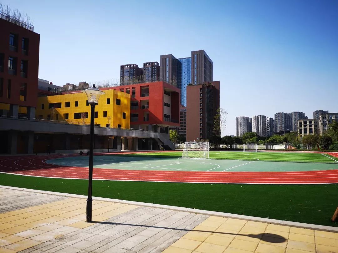 这所学校顺利竣工！带你提前体验学校“地下空间”