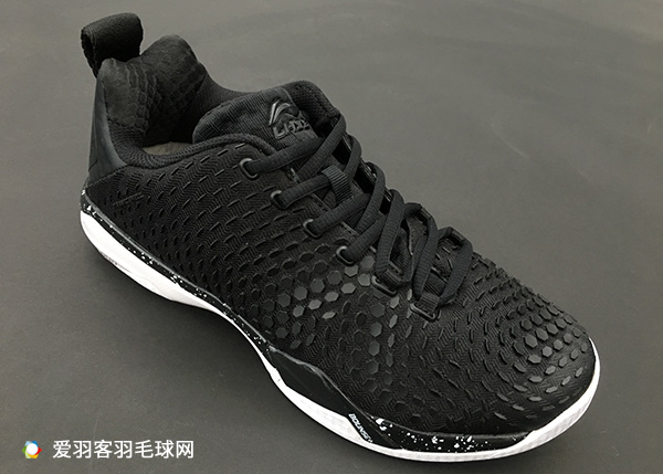 李宁羽毛球鞋锋影测评,李宁锋影小黑拍测评