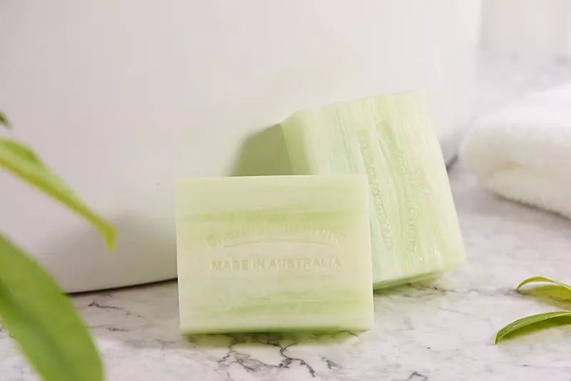 把洗衣机的残渣污垢排出来,洗衣机的洗涤盒的水垢