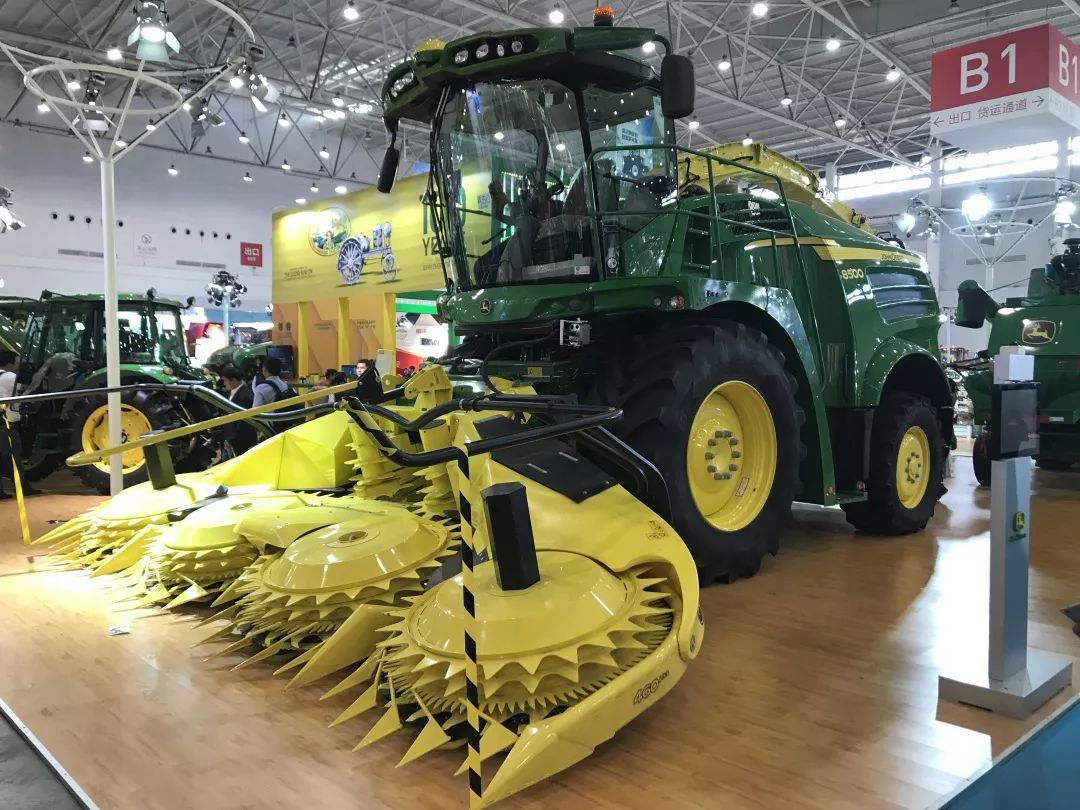 逛国际展岂能少了约翰迪尔（中国）？——“跃动之鹿”惊艳全场