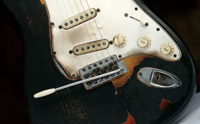 世界上最贵的吉他弹,世界上最贵的吉他四根弦